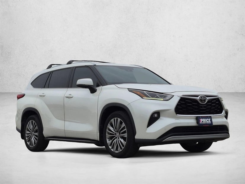 2021 Toyota Highlander - Image 1