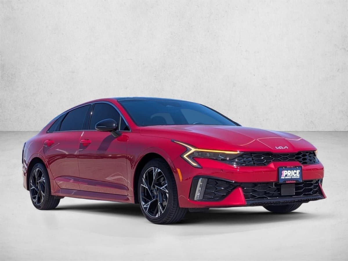 2025 Kia K5 - Image 3