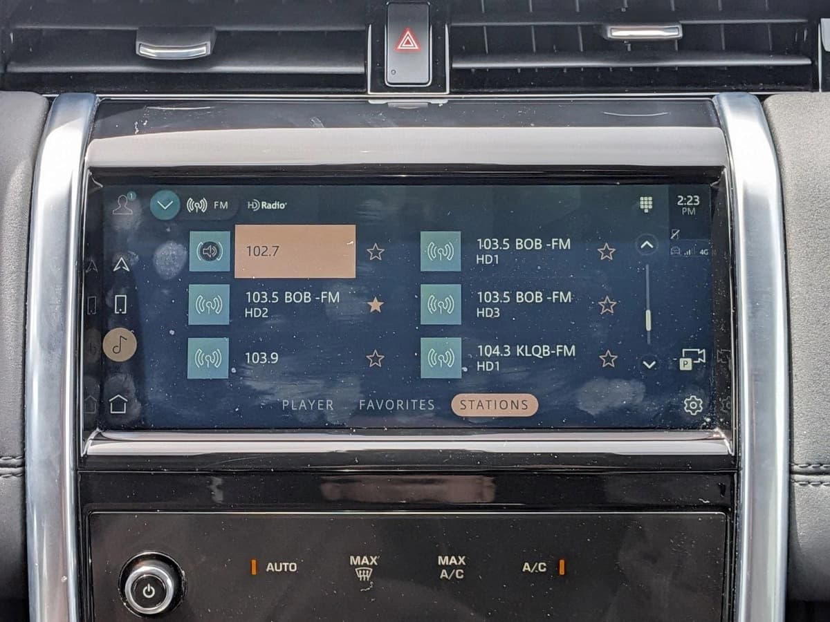 2023 Land Rover Discovery Sport - Image 12