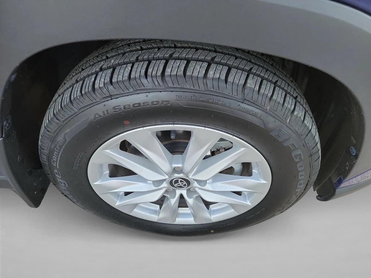 2022 Toyota Corolla Cross - Image 10