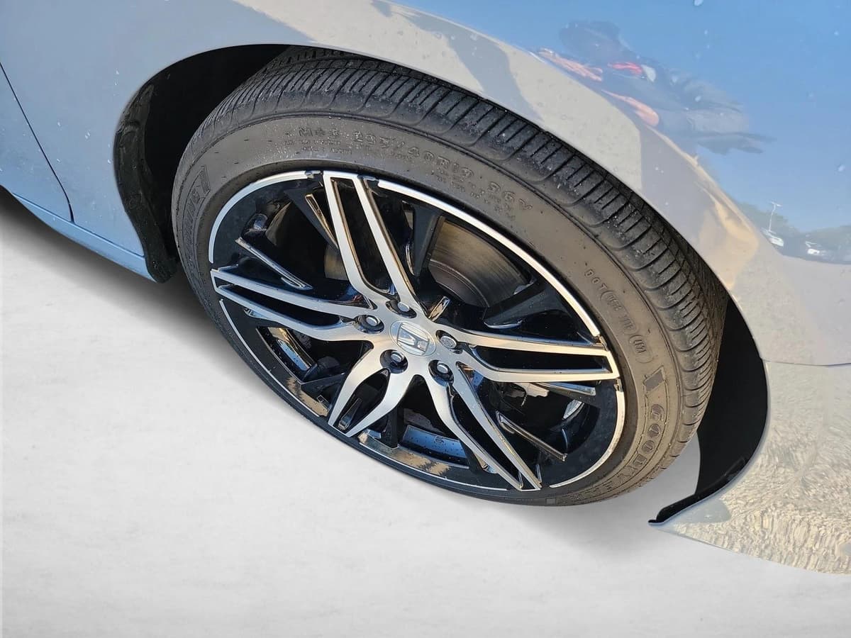 2022 Honda Accord Hybrid - Image 10