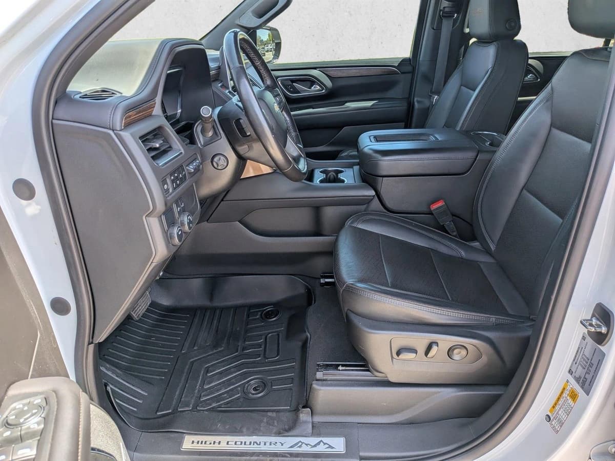 2022 Chevrolet Suburban - Image 18