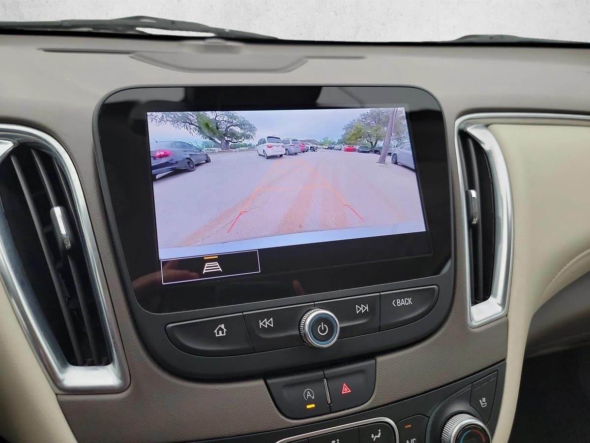 2024 Chevrolet Malibu - Image 24