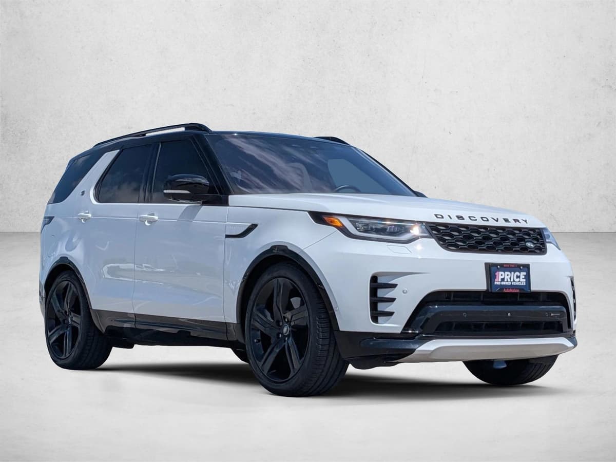 2023 Land Rover Discovery - Image 3