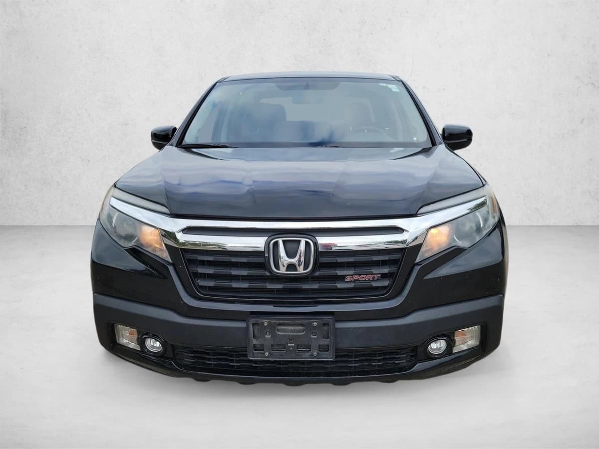2019 Honda Ridgeline - Image 2