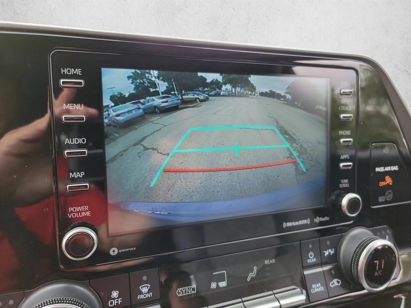 2022 Toyota Highlander Hybrid - Image 22