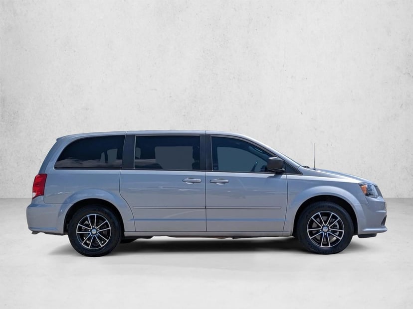 2015 Dodge Grand Caravan - Image 4