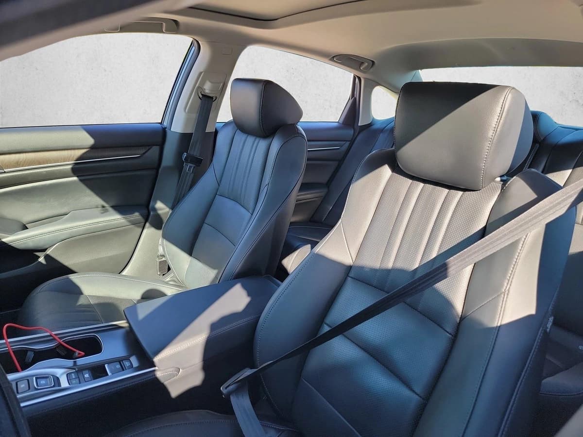 2022 Honda Accord Hybrid - Image 13