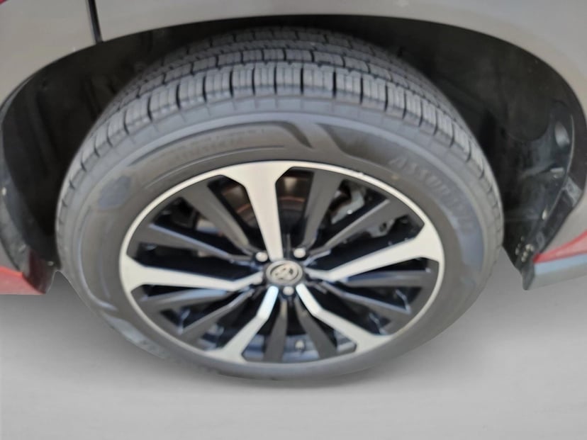 2021 Toyota Highlander - Image 11