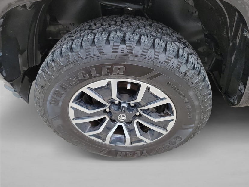 2022 Toyota Tacoma - Image 9