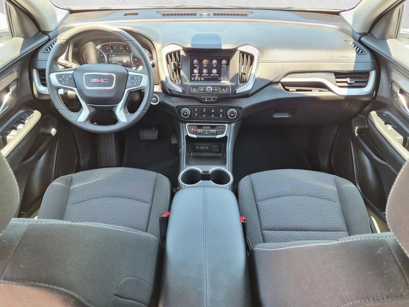 2024 GMC Terrain - Image 18