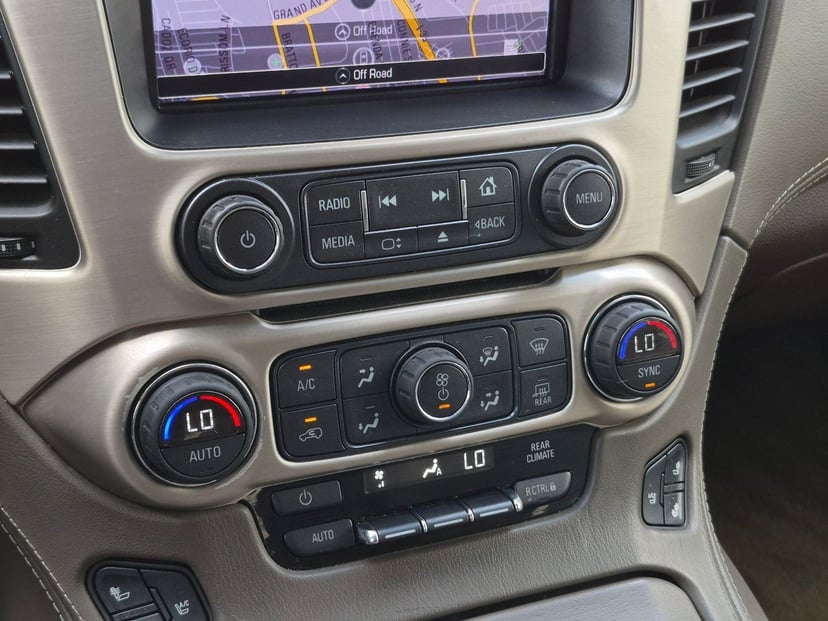 2016 GMC Yukon - Image 15