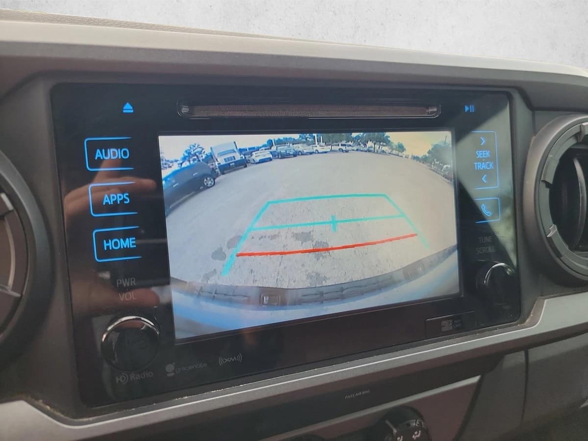 2019 Toyota Tacoma - Image 22