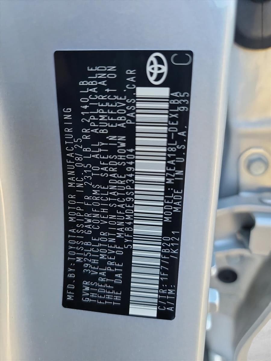 2025 Toyota Corolla - Image 25