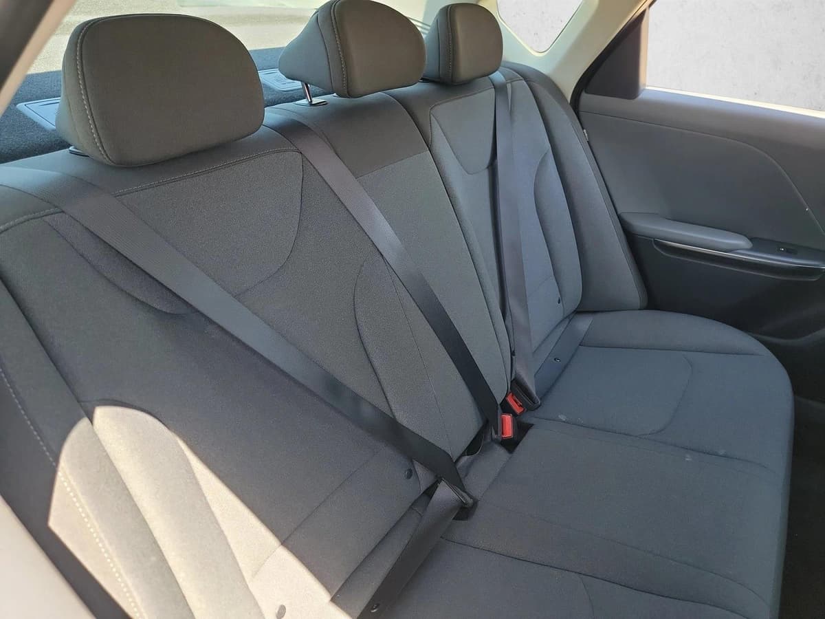 2025 Kia K4 - Image 16