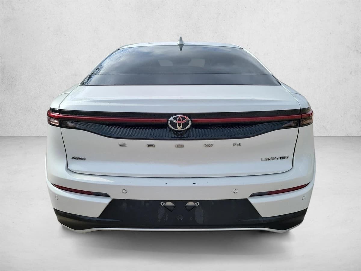 2023 Toyota Crown - Image 6