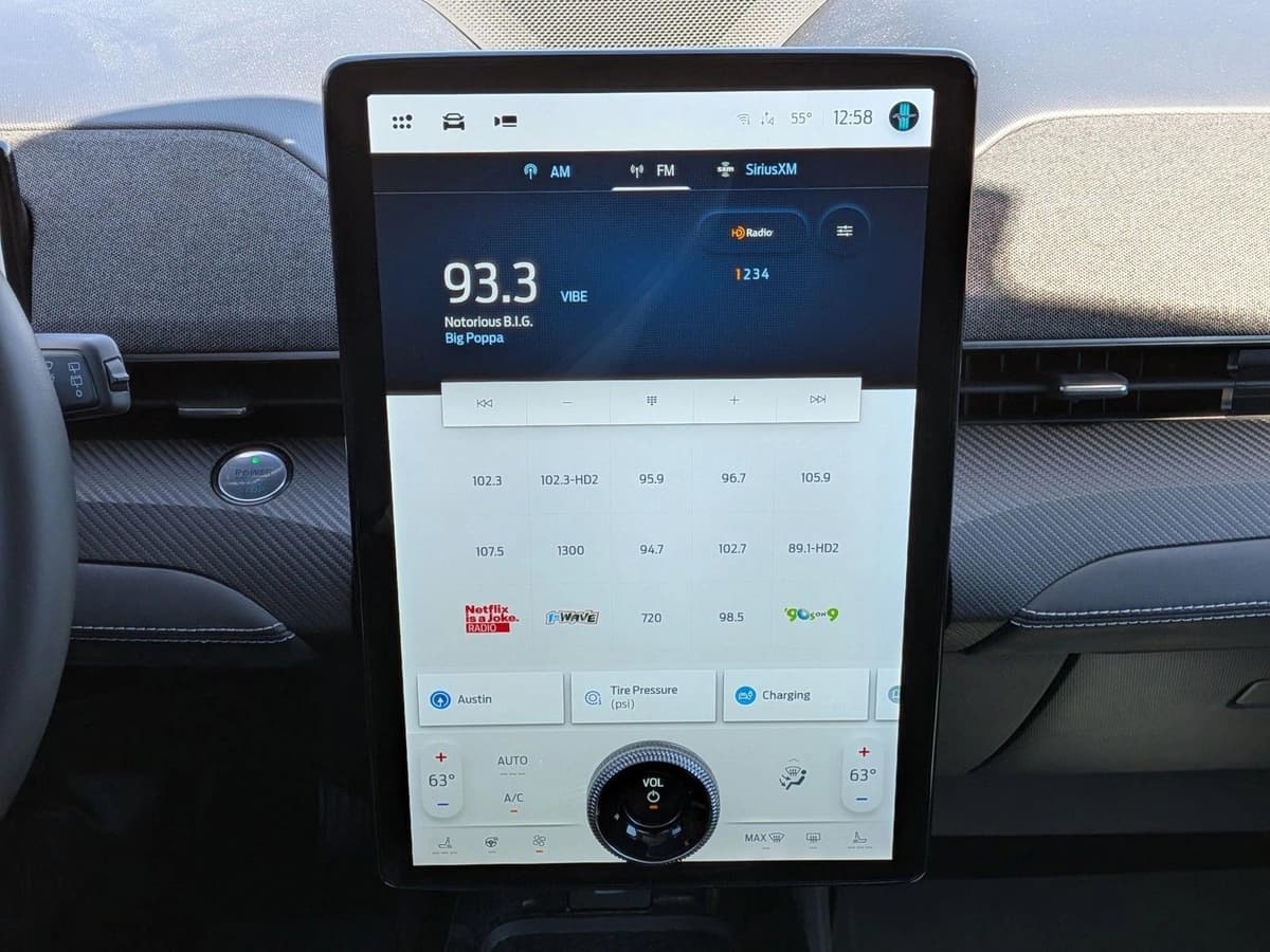 2021 Ford Mustang Mach-E - Image 12