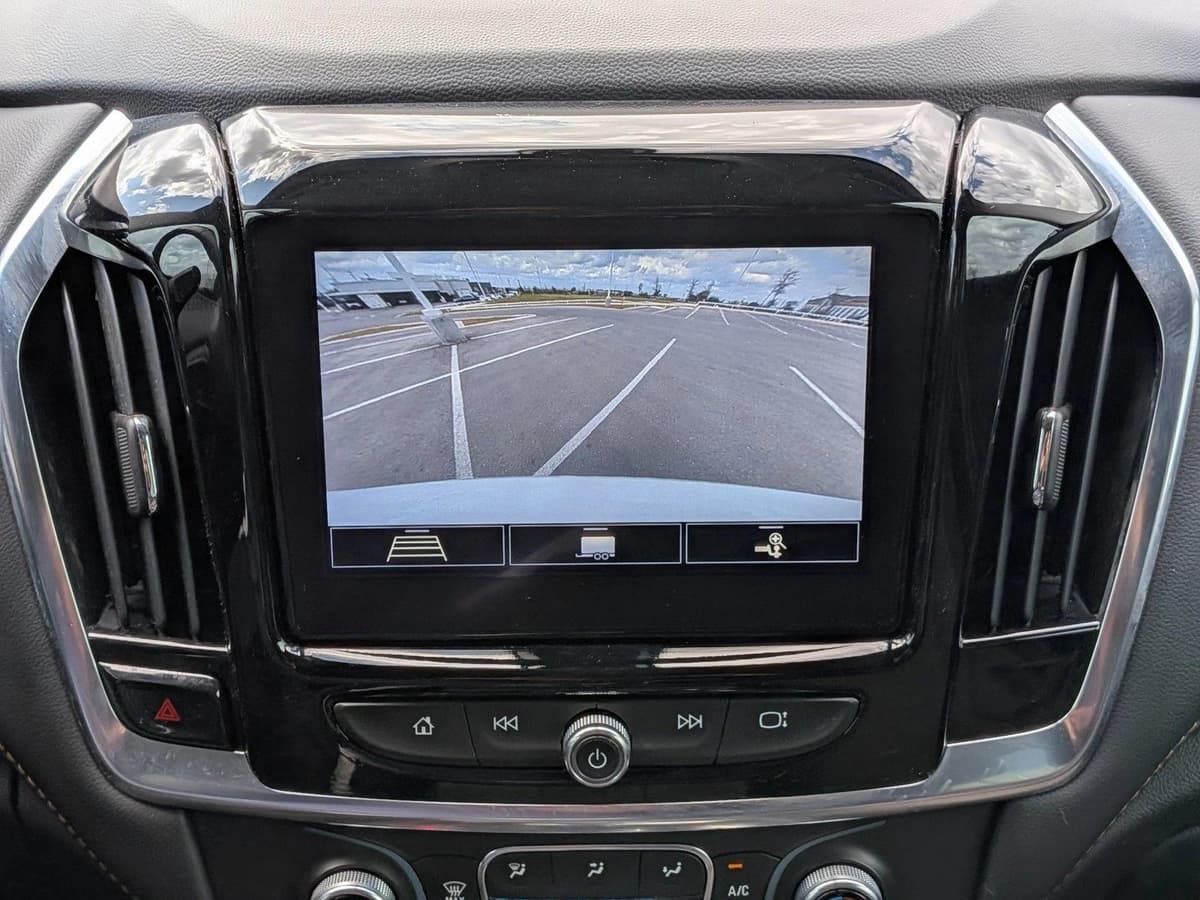 2021 Chevrolet Traverse - Image 13