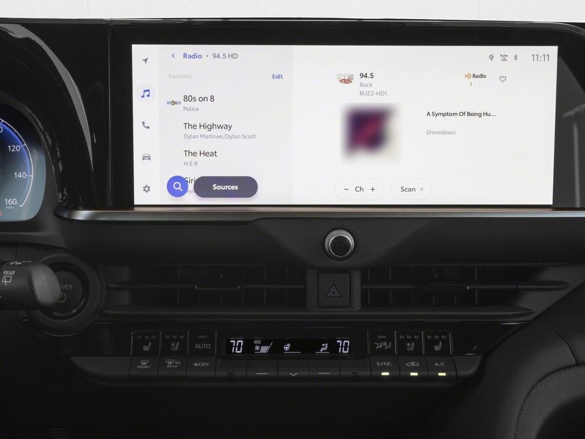 2026 Toyota Crown Signia - Image 7