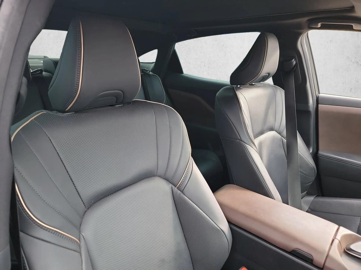 2023 Toyota Crown - Image 15