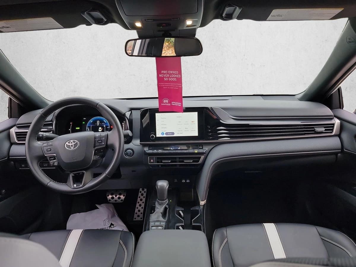 2025 Toyota Camry - Image 18