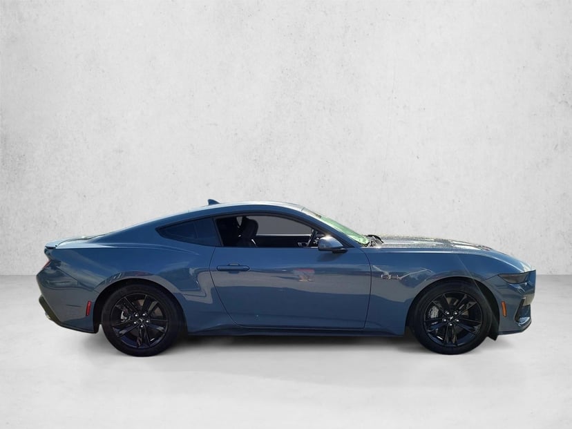 2025 Ford Mustang - Image 4