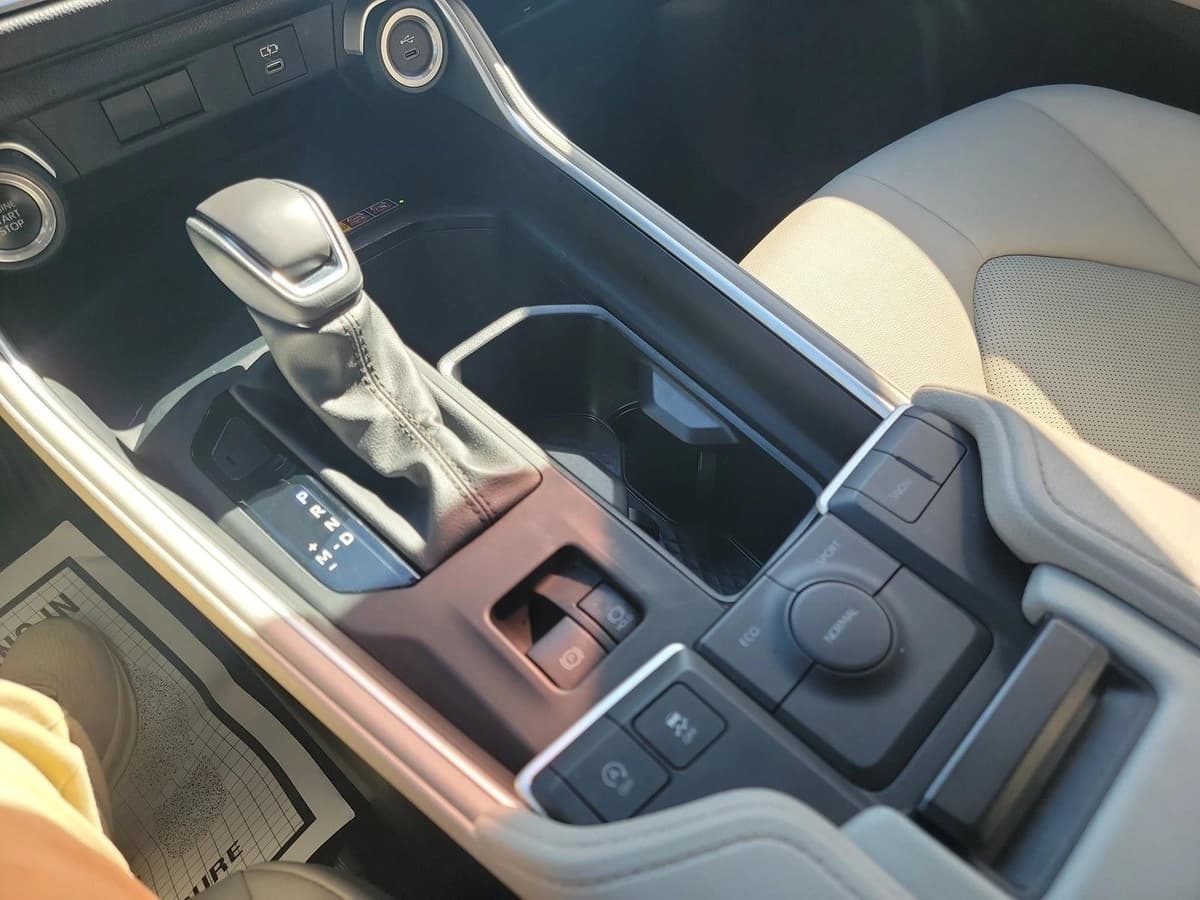 2024 Toyota Grand Highlander - Image 24