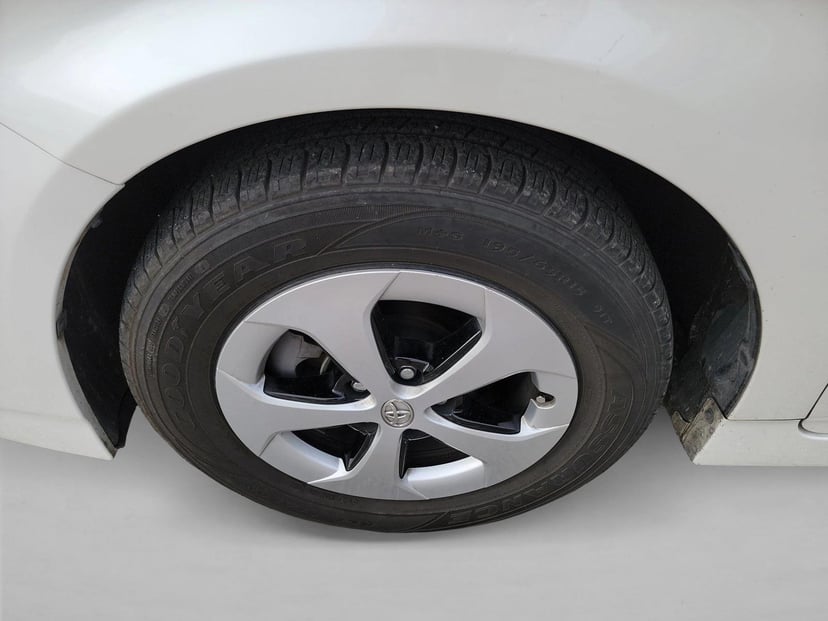 2014 Toyota Prius - Image 8