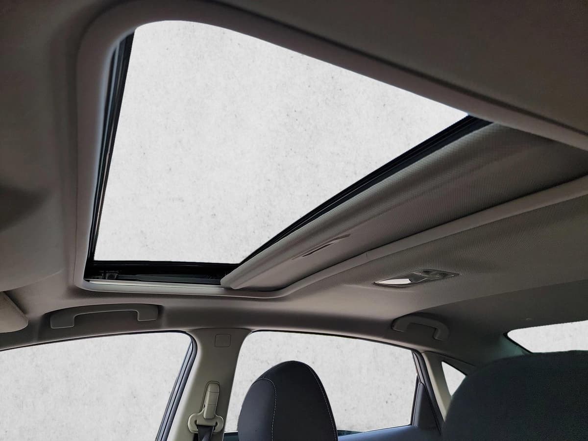 2017 Nissan Sentra - Image 17