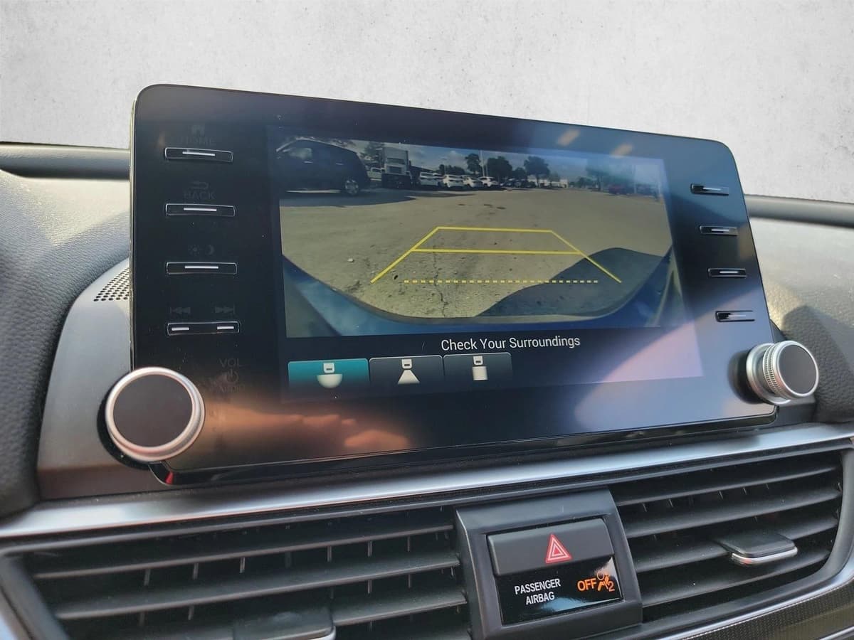 2020 Honda Accord - Image 22