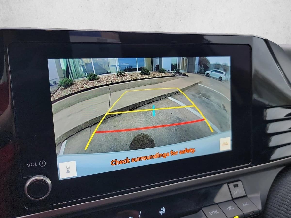 2025 Toyota Camry - Image 23