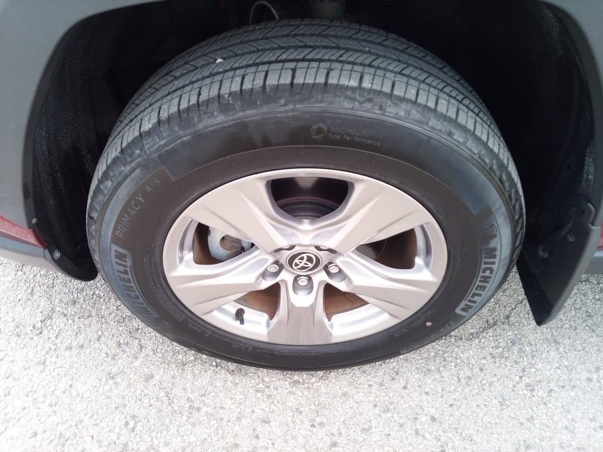 2023 Toyota RAV4 - Image 9