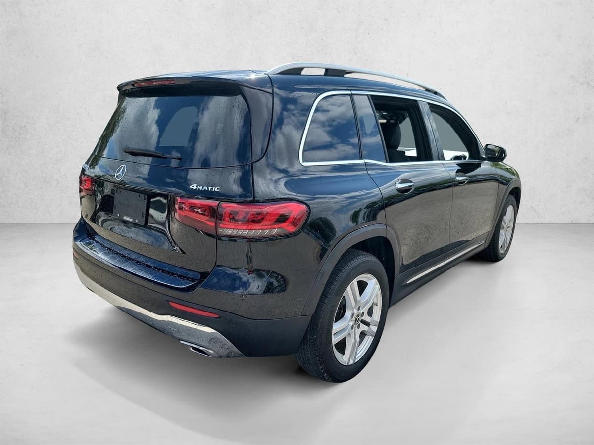 2023 Mercedes-Benz GLB 250 - Image 4