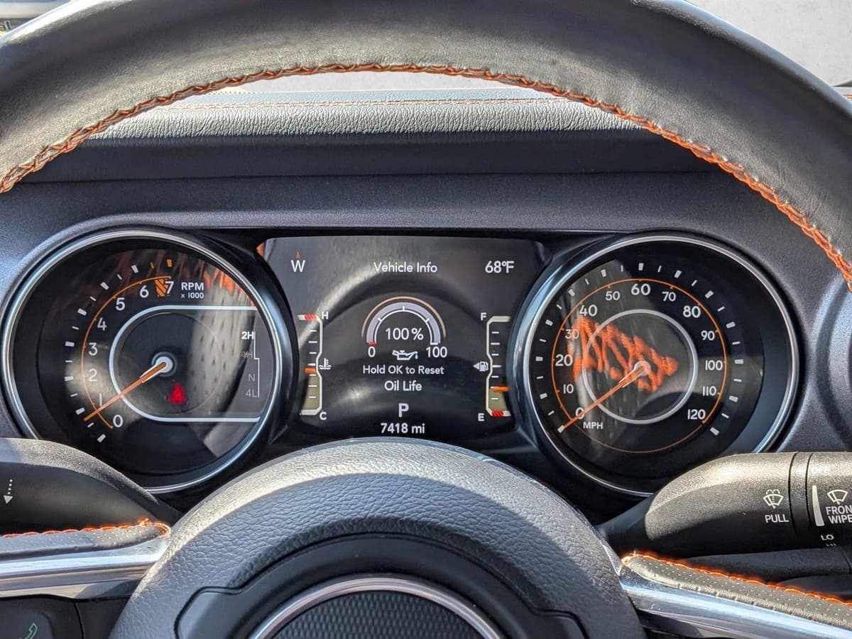 2023 Jeep Gladiator - Image 11