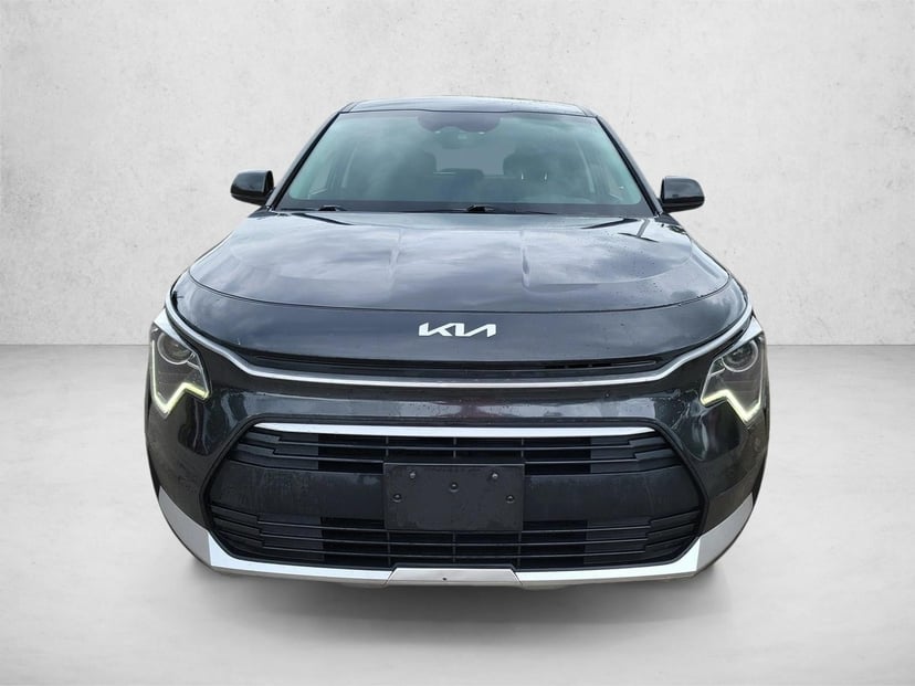 2023 Kia Niro - Image 2