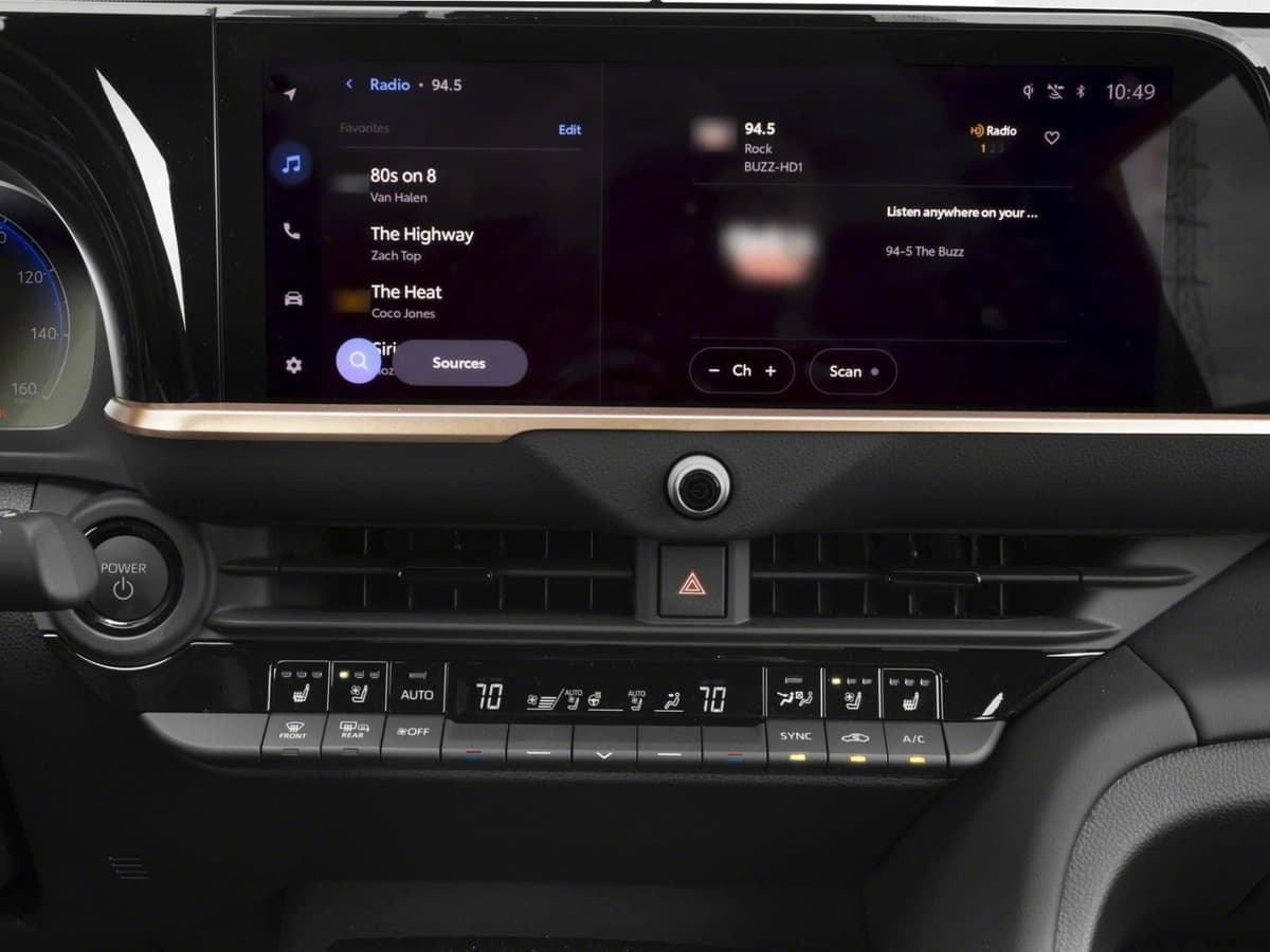 2026 Toyota Crown Signia - Image 7