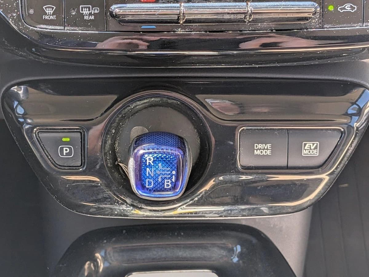 2016 Toyota Prius - Image 15