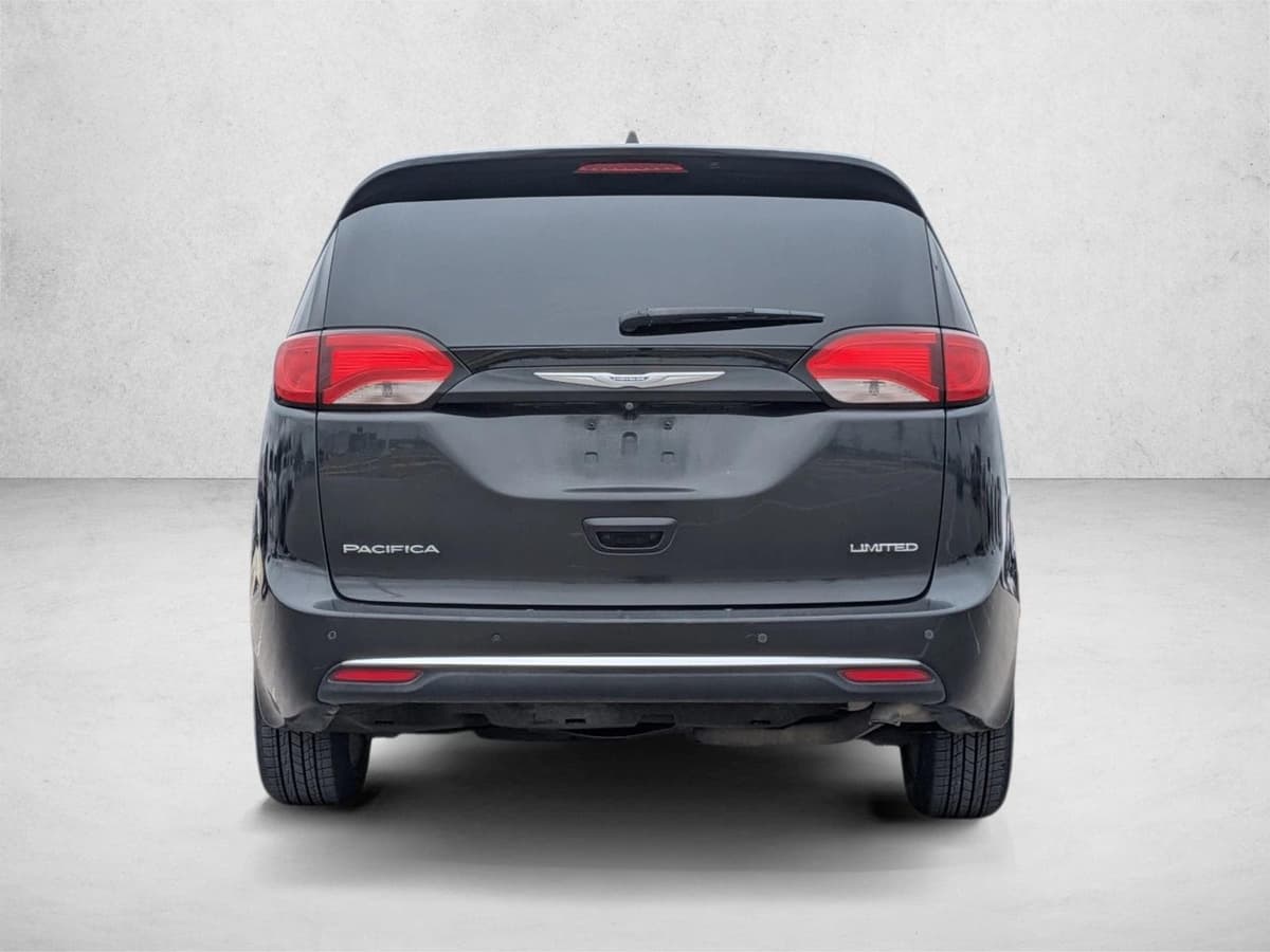 2020 Chrysler Pacifica - Image 6