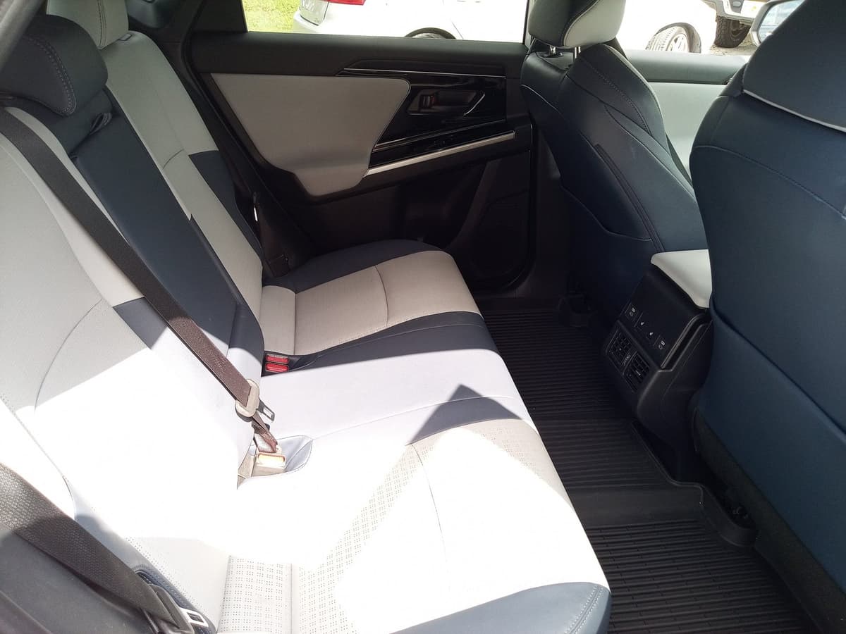 2025 Subaru Solterra - Image 16