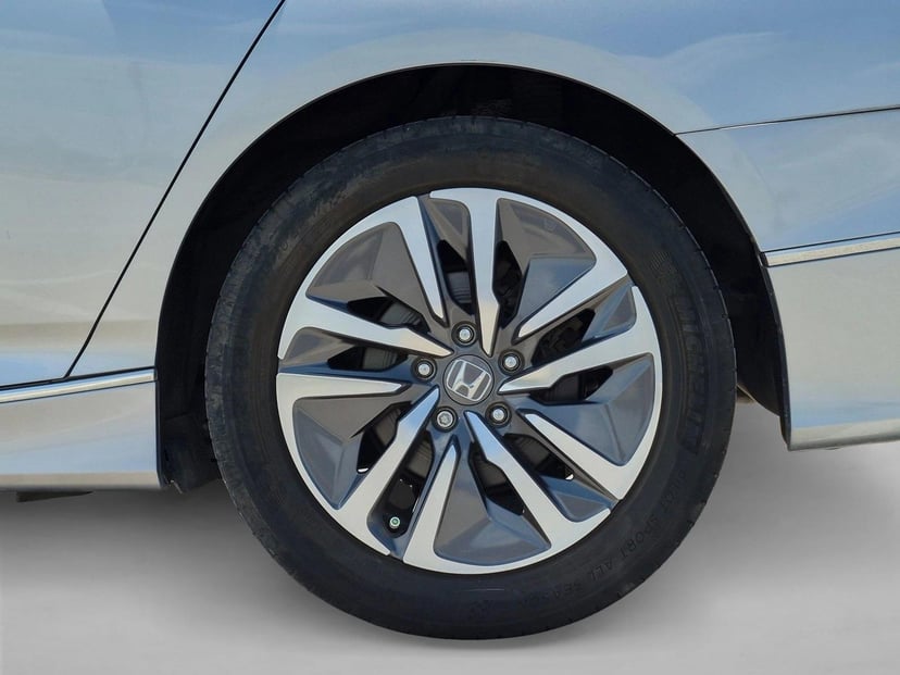2019 Honda Accord Hybrid - Image 24