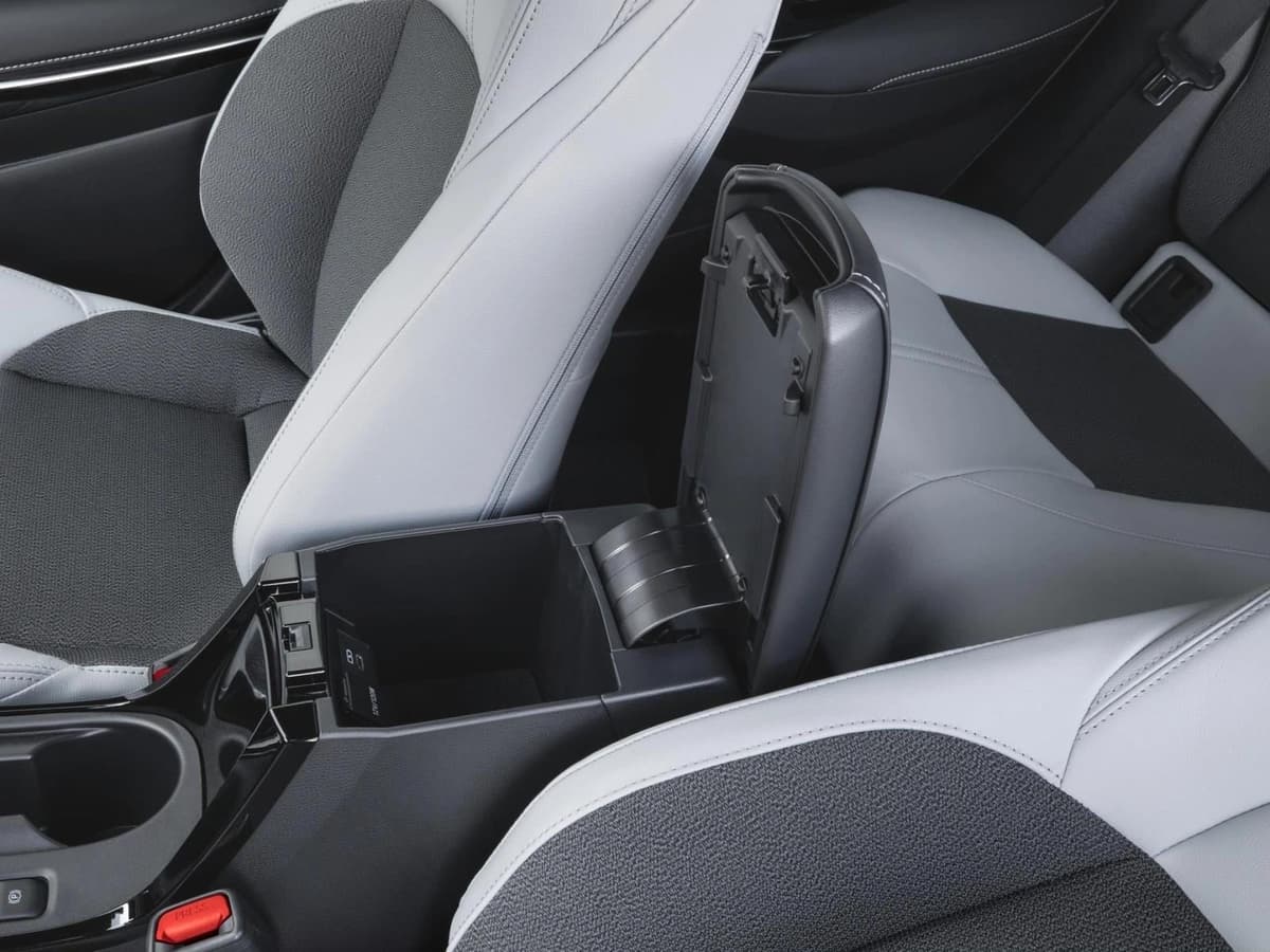 2026 Toyota Corolla Hatchback - Image 10