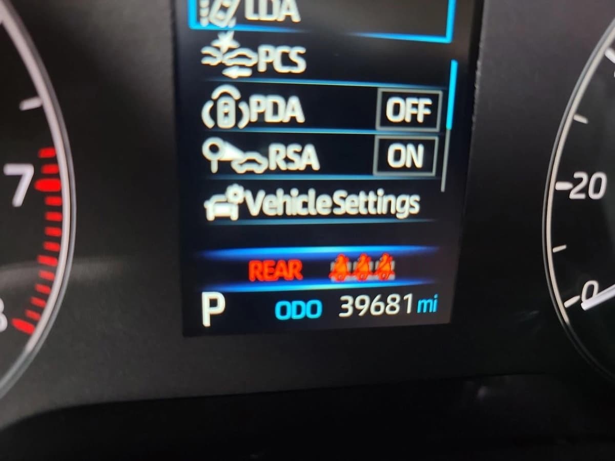 2024 Toyota Corolla - Image 18