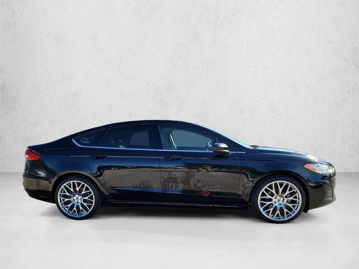 2020 Ford Fusion - Image 4
