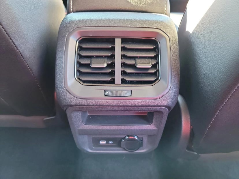 2024 Volkswagen Tiguan - Image 16