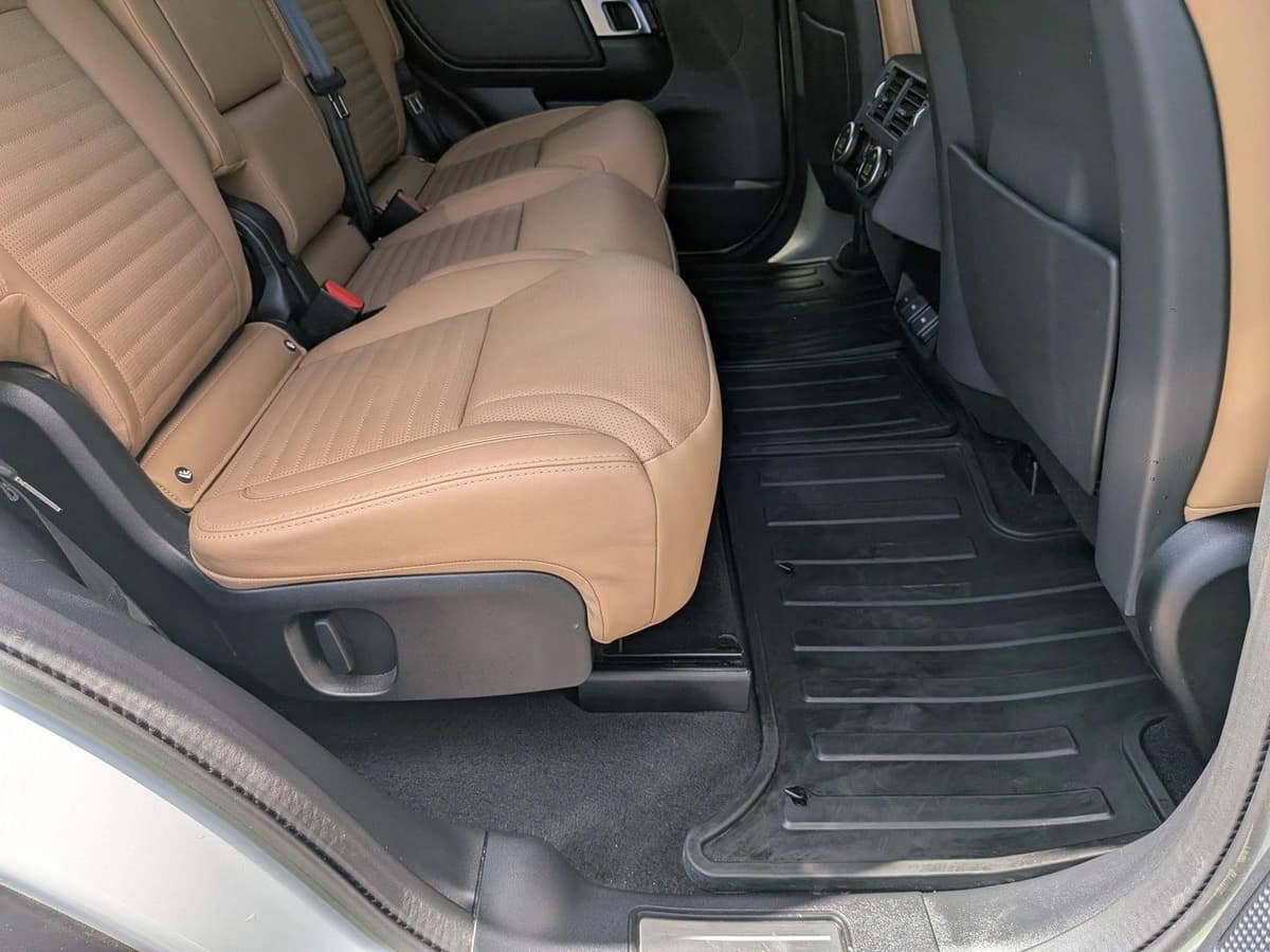 2023 Land Rover Discovery - Image 20