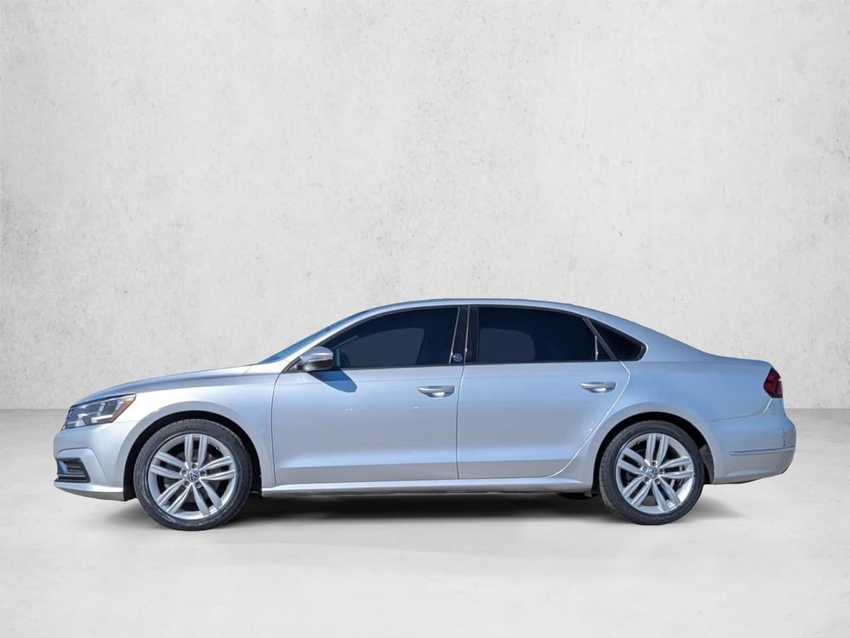 2019 Volkswagen Passat - Image 9