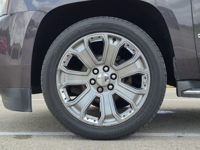 2016 GMC Yukon - Image 24