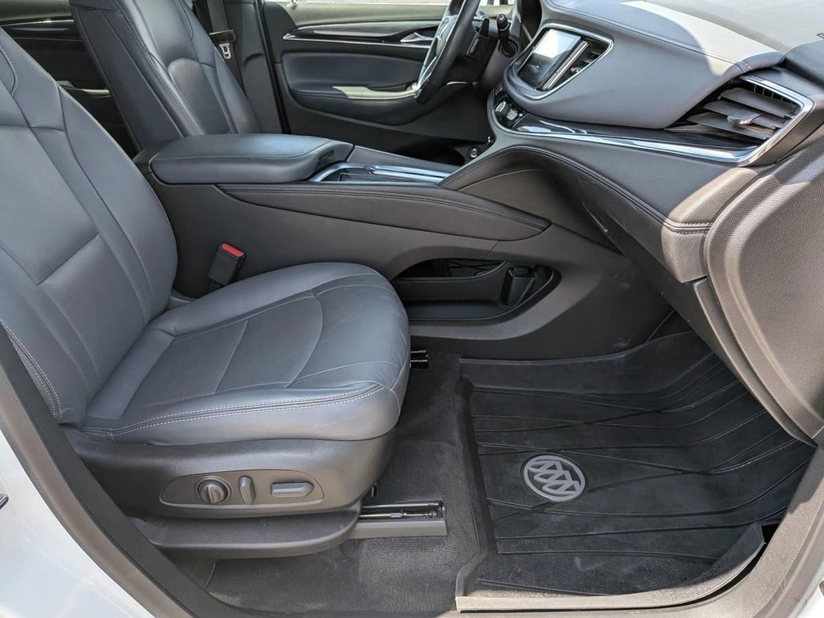 2022 Buick Enclave - Image 22