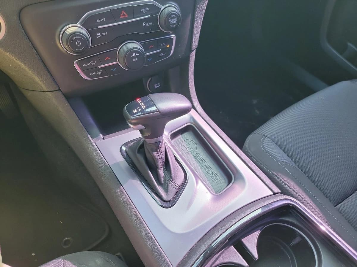 2022 Dodge Charger - Image 23