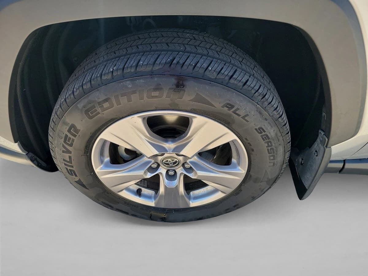 2023 Toyota RAV4 - Image 8